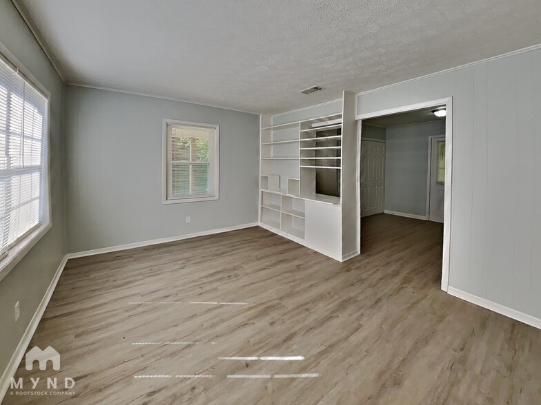 Building Photo - 10122 Allen Dr SW