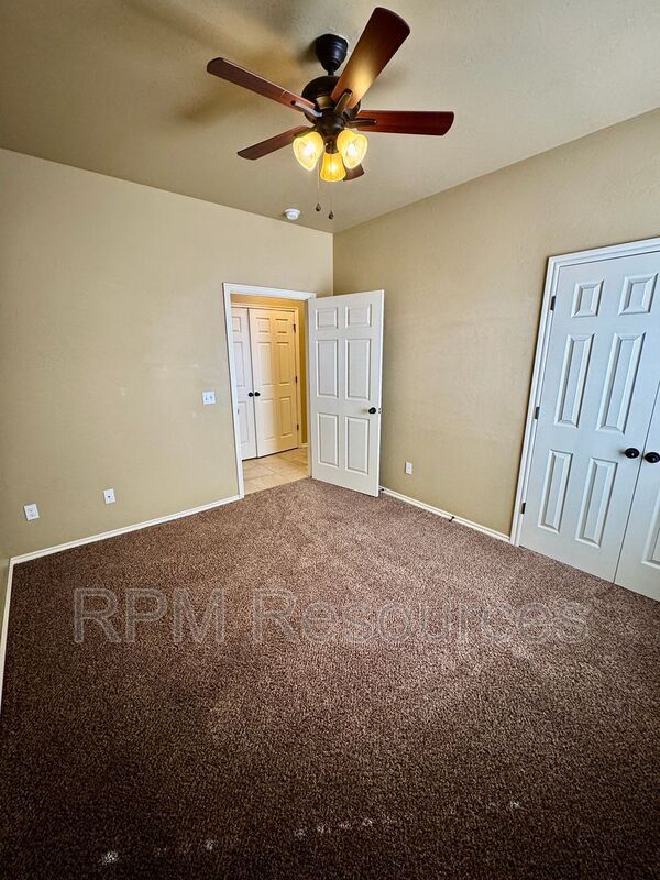 Building Photo - 147 Bison Ct Way