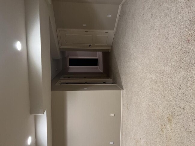 Building Photo - 15715 SE Bybee Dr