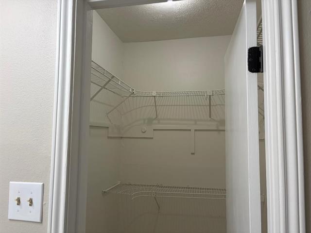 Building Photo - 610 Canterbury St