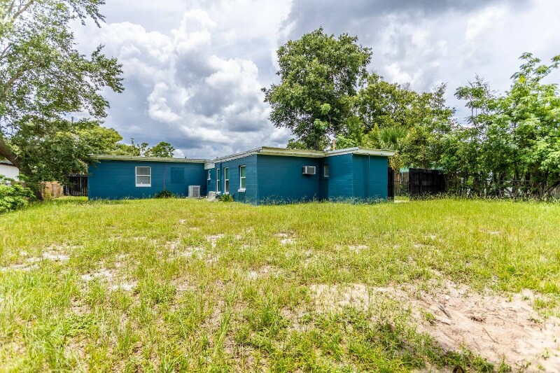 Building Photo - 511 San Juan Blvd