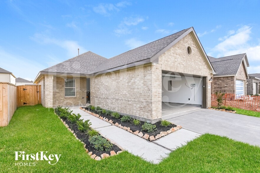 Building Photo - 18435 Summit Ranch Dr
