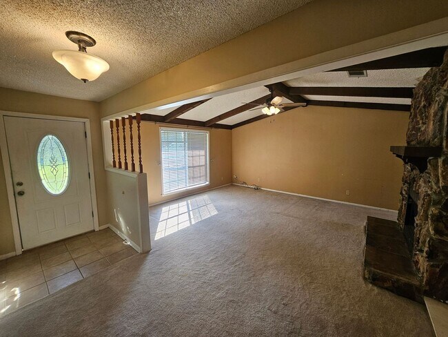 Building Photo - 105 Amelia Dr