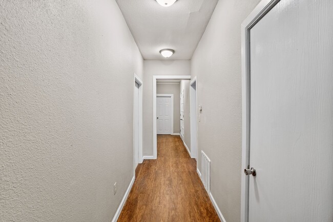 Building Photo - * Move-In Special * Beautiful 3 Bed / 2 Bath Home in Fort Smith