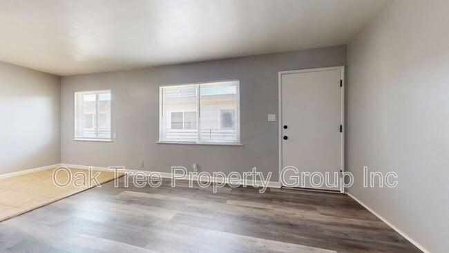 Building Photo - 824 15th St