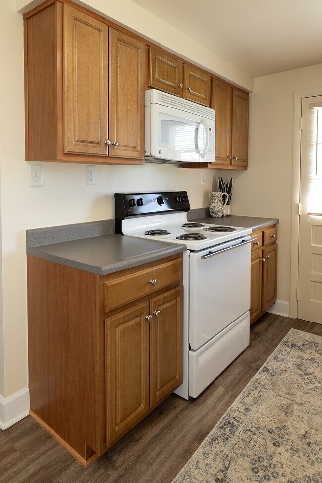 Building Photo - Walnut Grove Townhomes*