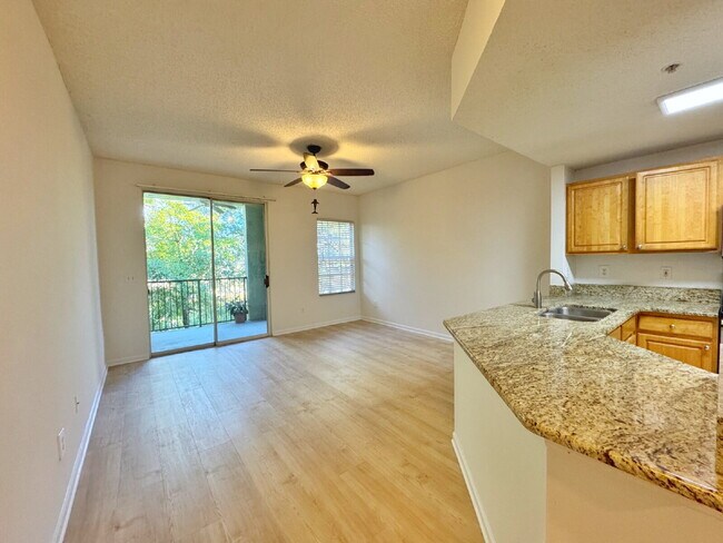 Building Photo - The Largest 3BR/2BA Las Palmas Condo