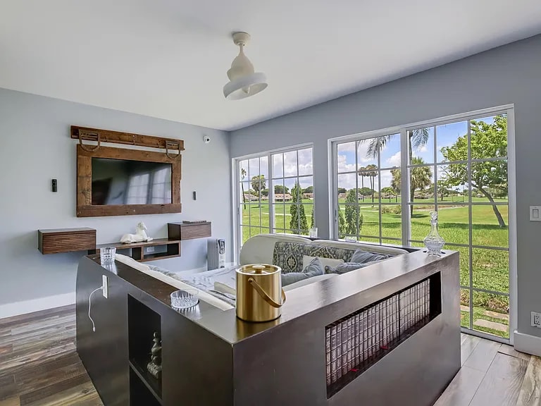 Building Photo - 6590 Fountains Cir