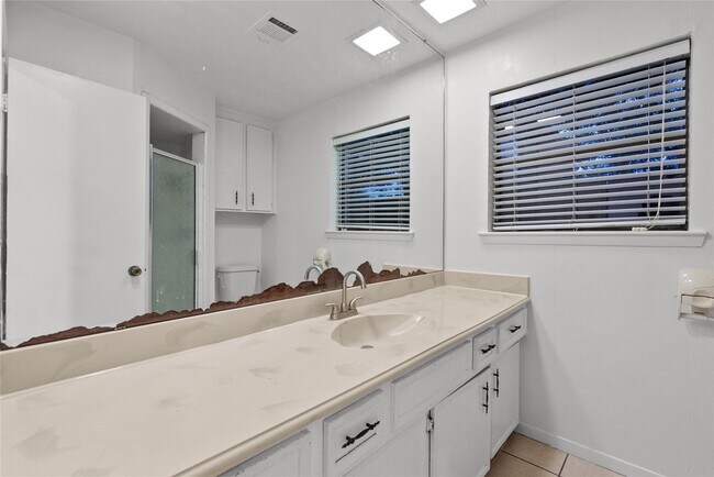 Building Photo - 9814 Sageroyal Ln