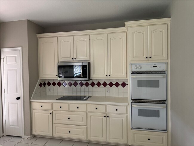 Building Photo - 4319 Greystone Way