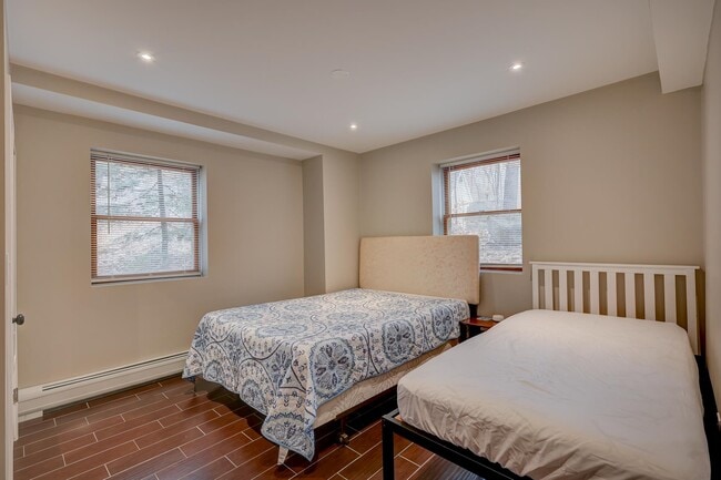 Building Photo - 30 Middle Shore Dr