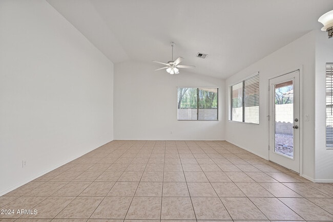 Building Photo - 7160 E Lindner Ave