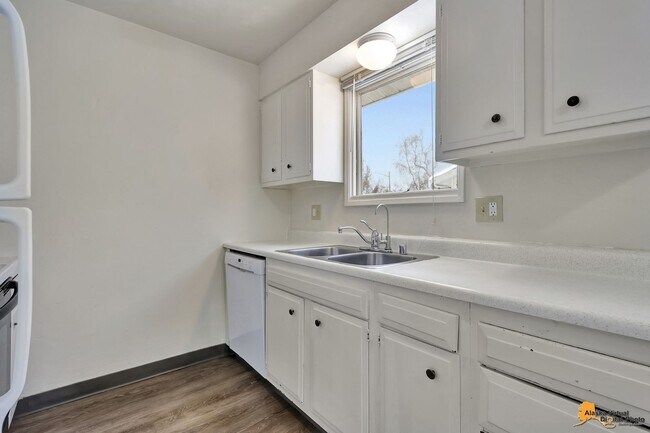 Building Photo - 3934 W 30th Ave