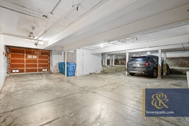 Building Photo - 1565 Clay St
