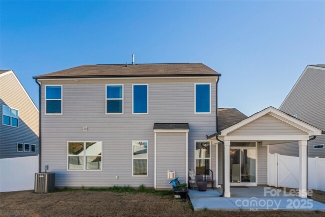 Building Photo - 116 Farrier Ln