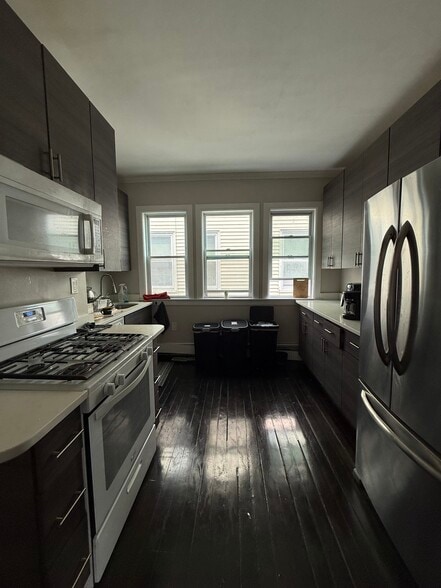 Building Photo - 237 Highland Ave