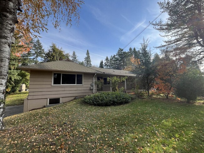 Building Photo - Beautiful 3-Bedroom Home with Remodeled Kitchen, Dual Living Spaces & Spacious Backyard