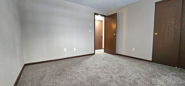 Building Photo - Peaceful West Milton Apartment Living with Washer/Dryer hookups! – Schedule a Tour Today!
