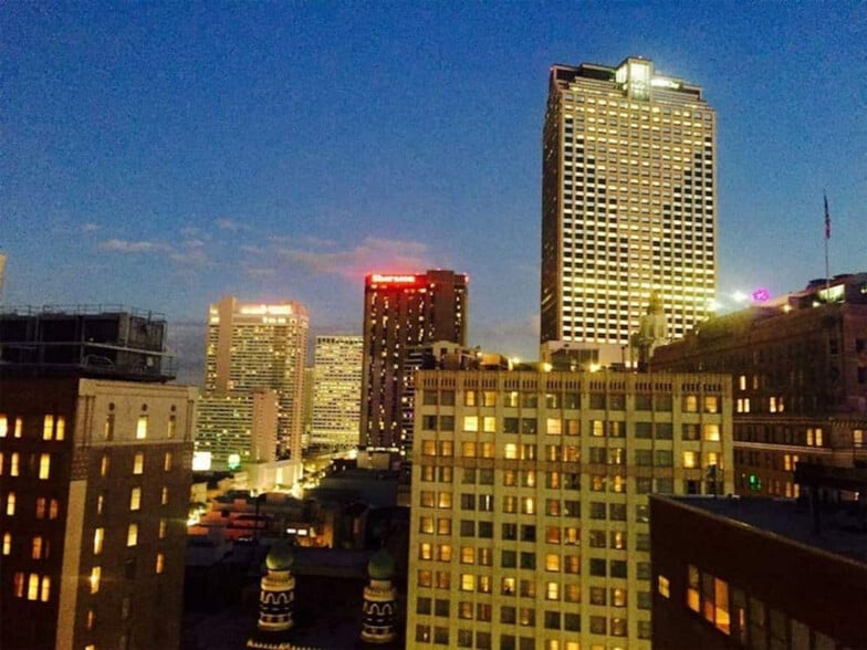 Building Photo - 925 Common St