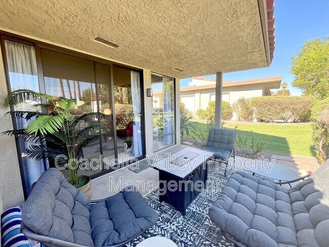 Building Photo - 1310 Campeon Cir