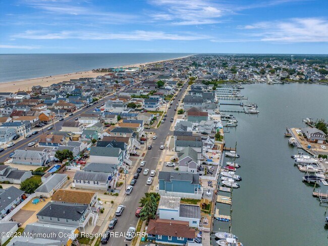 Building Photo - 120 Randall Ave