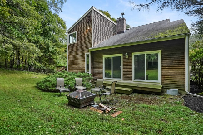 Building Photo - 15 Bartram Dr
