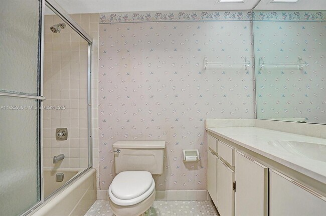 Building Photo - 535 Oaks Dr