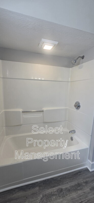 Building Photo - 1235 Huestis Ave