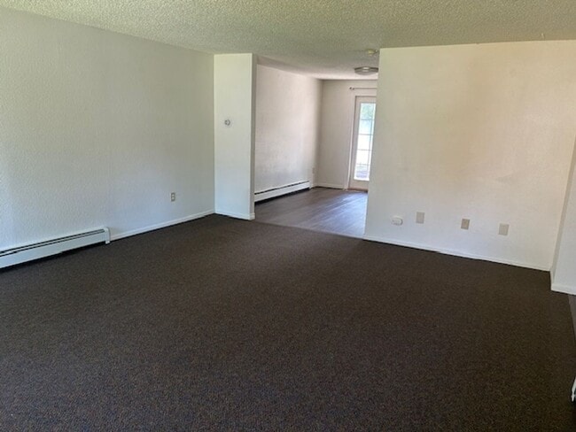 Building Photo - 2262 square foot 4/2.5/2 home