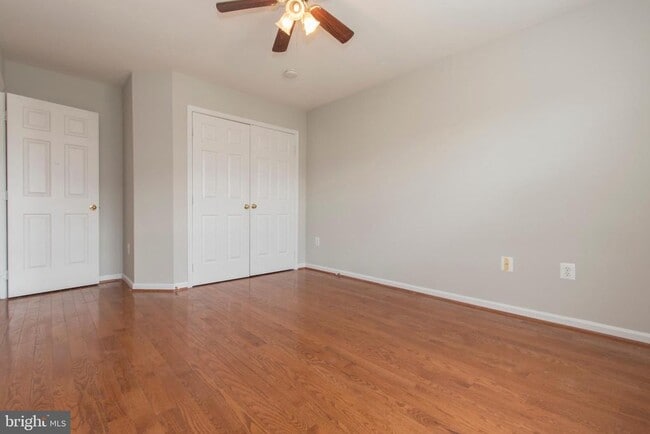 Building Photo - 117 Longpoint Way