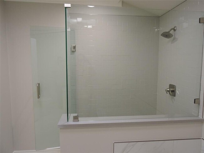 Building Photo - 12245 Montego Plaza