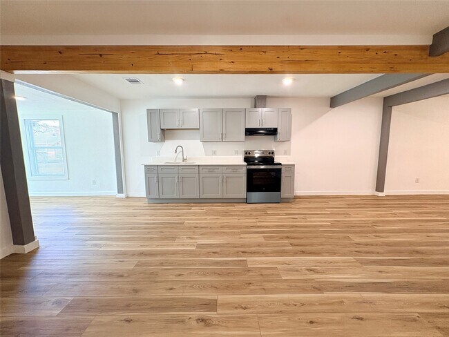 Building Photo - 3206 Avenue K