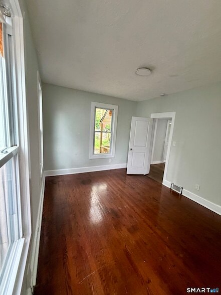 Building Photo - 139 Poplar St