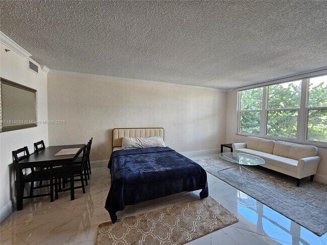 Building Photo - 2501 S Ocean Dr