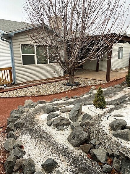 Zeroscaped - 222 Narrow Leaf Dr