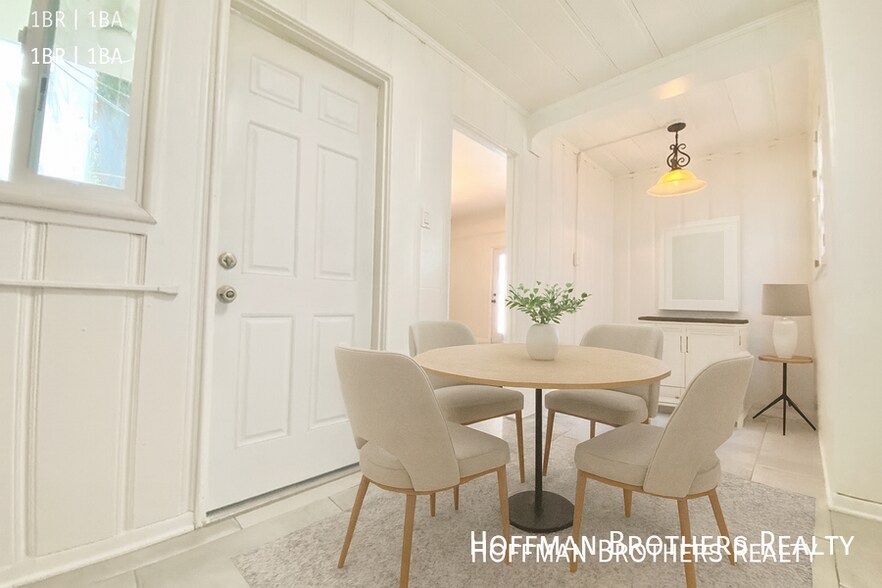 Building Photo - 415 1/2 S. Coronado St