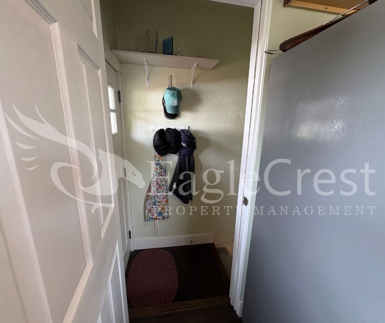 Building Photo - Spacious 3BR/2BA Home with Additional Living Space & Entertainer’s Backyard