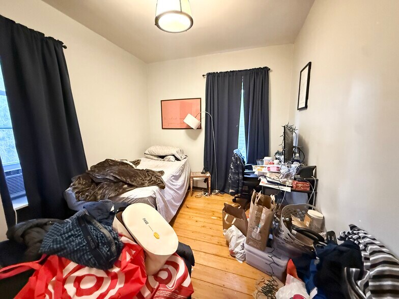 Building Photo - 99 Calumet St