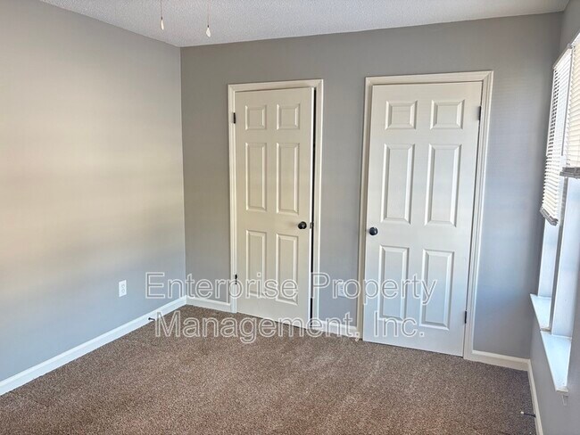 Building Photo - 3877 Camelia Cove