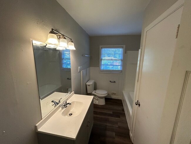 Building Photo - 1525 Matt Leonard Dr SW