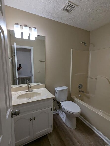 Building Photo - 6885 Brownwood Ln