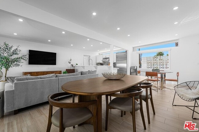 Building Photo - 2326 E Finley Rd