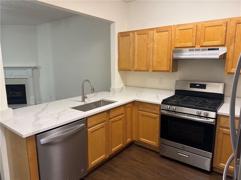 Building Photo - 2729 Heathrow Dr