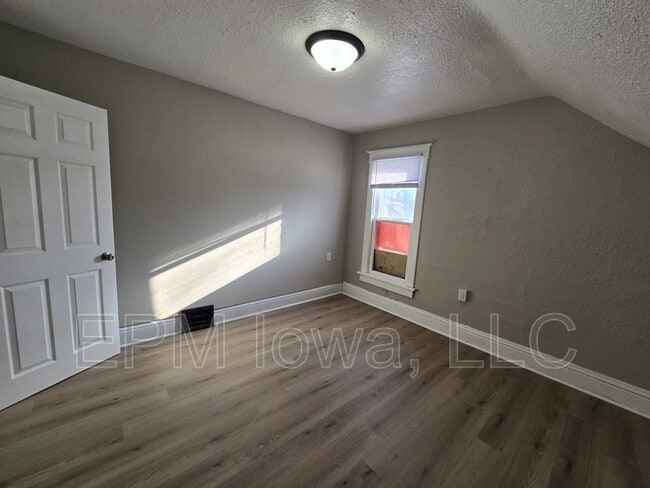 Building Photo - 827 Dawson St