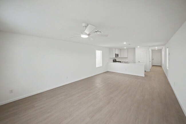 Building Photo - Gorgeous Open-Concept Home Near Randolph AFB - Realtor Commission: $500