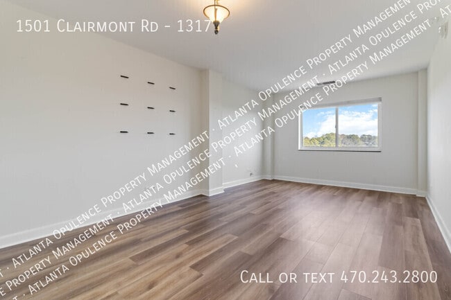 Building Photo - 1501 Clairmont Rd