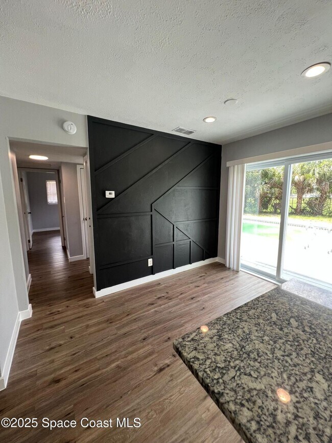 Building Photo - 1221 Cypress Ln