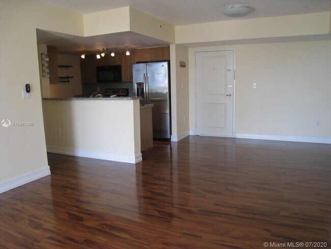 Primary Photo - 1555 N Treasure Dr