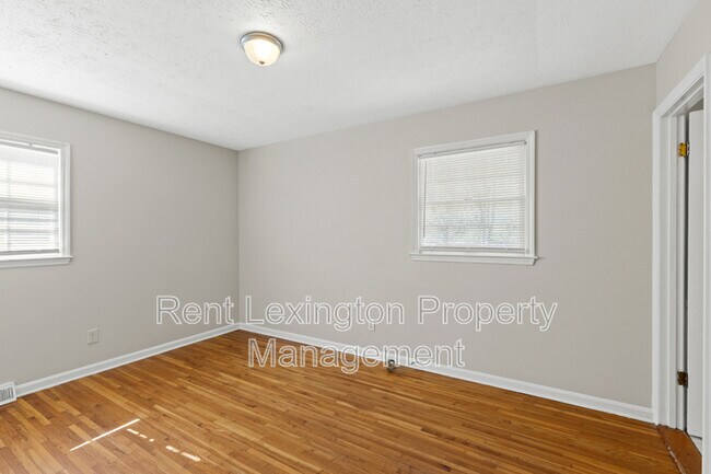 Building Photo - 1138 Gainesway Dr