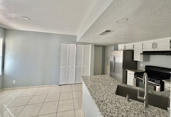 Building Photo - 8312 Maplestar Rd